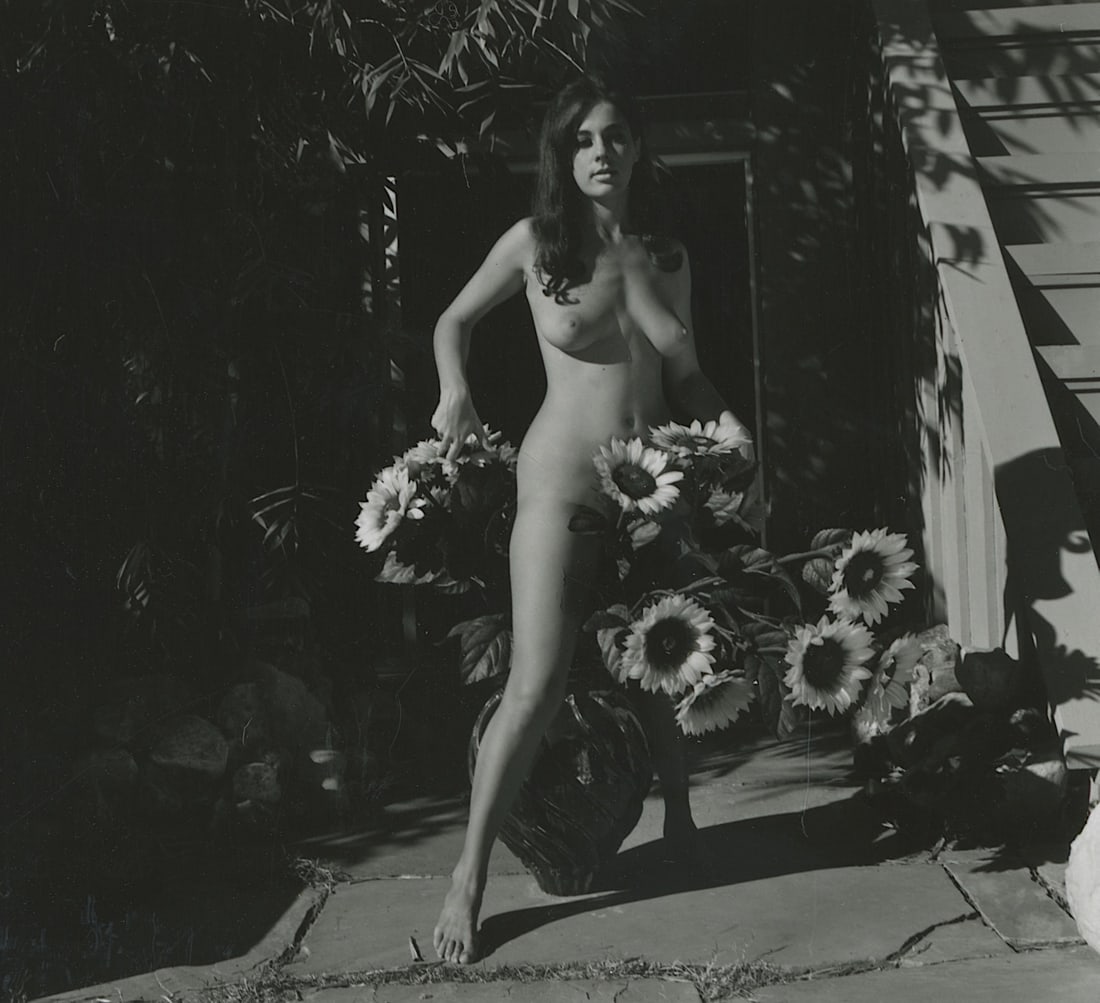 ANDR? DE DIENES Vintage Photo 1950s-1960s Nude Study: The provenance of this photo is from the archives of notable photographer Andr? de Dienes. The dimensions are Approx. 2" x 2.25" (variances can occur). This black and white gelatin photo was printed i