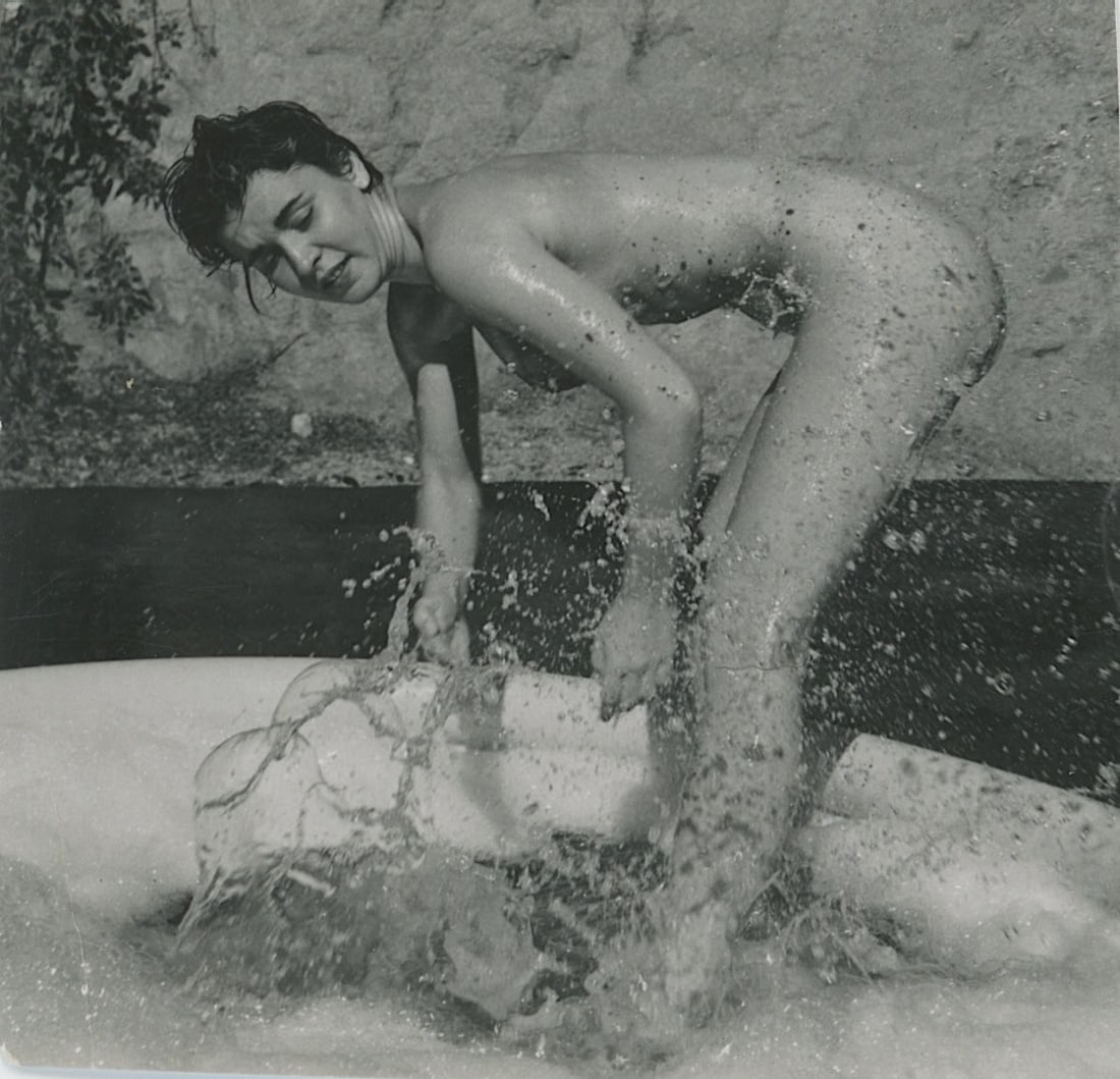 ANDR? DE DIENES Vintage Photo 1950s-1960s Nude Study: The provenance of this photo is from the archives of notable photographer Andr? de Dienes. The dimensions are Approx. 2" x 2.25" (variances can occur). This black and white gelatin photo was printed i