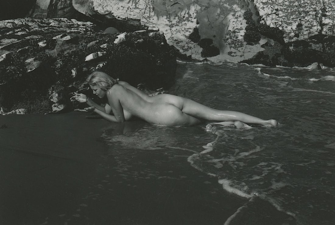 ANDR? DE DIENES Vintage Photo 1950s-1960s Nude Study: The provenance of this photo is from the archives of notable photographer Andr? de Dienes. The dimensions are Approx. 2" x 2.25" (variances can occur). This black and white gelatin photo was printed i