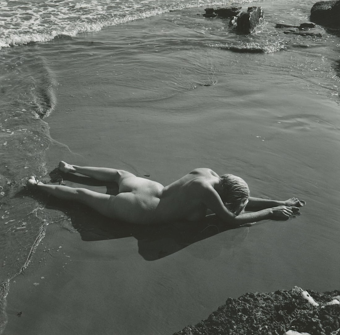 ANDR? DE DIENES Vintage Photo 1950s-1960s Nude Study: The provenance of this photo is from the archives of notable photographer Andr? de Dienes. The dimensions are Approx. 2" x 2.25" (variances can occur). This black and white gelatin photo was printed i