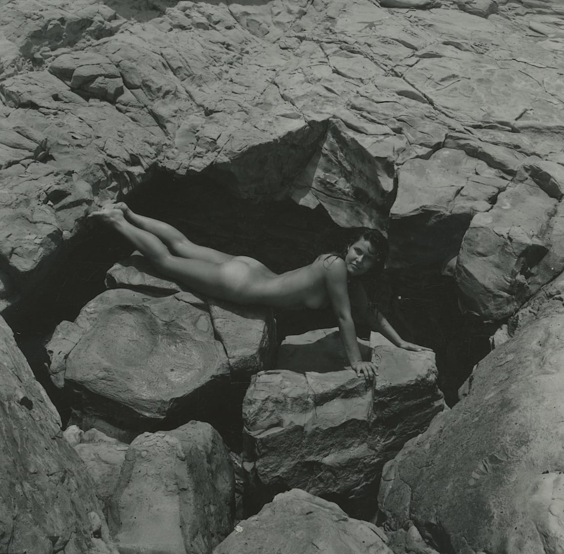 ANDR? DE DIENES Vintage Photo 1950s-1960s Nude Study: The provenance of this photo is from the archives of notable photographer Andr? de Dienes. The dimensions are Approx. 2" x 2.25" (variances can occur). This black and white gelatin photo was printed i