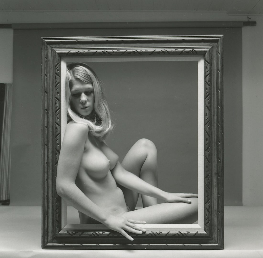 ANDR? DE DIENES Vintage Photo 1950s-1960s Nude Study: The provenance of this photo is from the archives of notable photographer Andr? de Dienes. The dimensions are Approx. 2" x 2.25" (variances can occur). This black and white gelatin photo was printed i