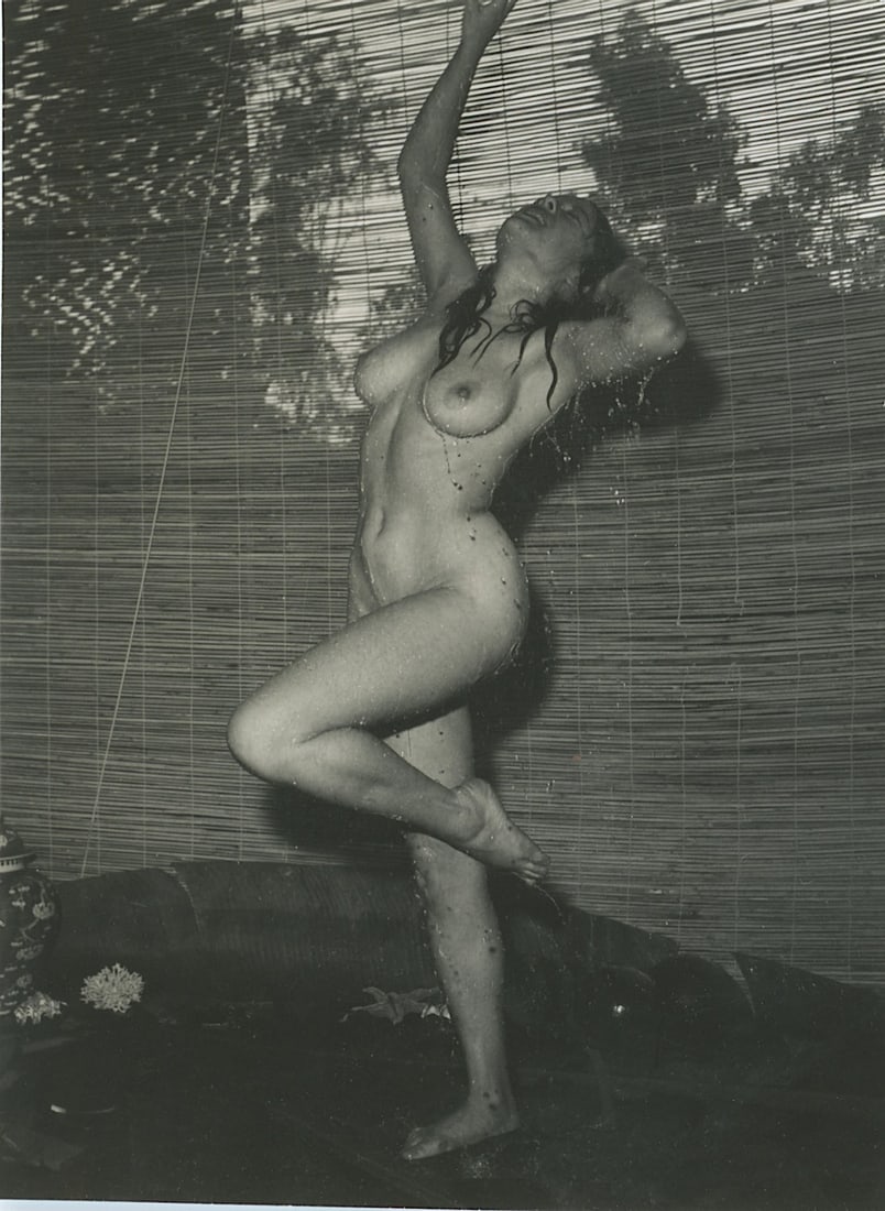 ANDR? DE DIENES Vintage Photo 1950s-1960s Nude Study: The provenance of this photo is from the archives of notable photographer Andr? de Dienes. The dimensions are Approx. 2" x 2.25" (variances can occur). This black and white gelatin photo was printed i