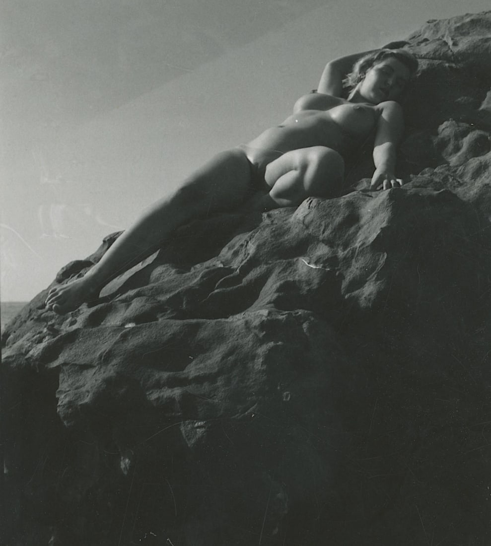 ANDR? DE DIENES Vintage Photo 1950s-1960s Nude Study: The provenance of this photo is from the archives of notable photographer Andr? de Dienes. The dimensions are Approx. 2" x 2.25" (variances can occur). This black and white gelatin photo was printed i