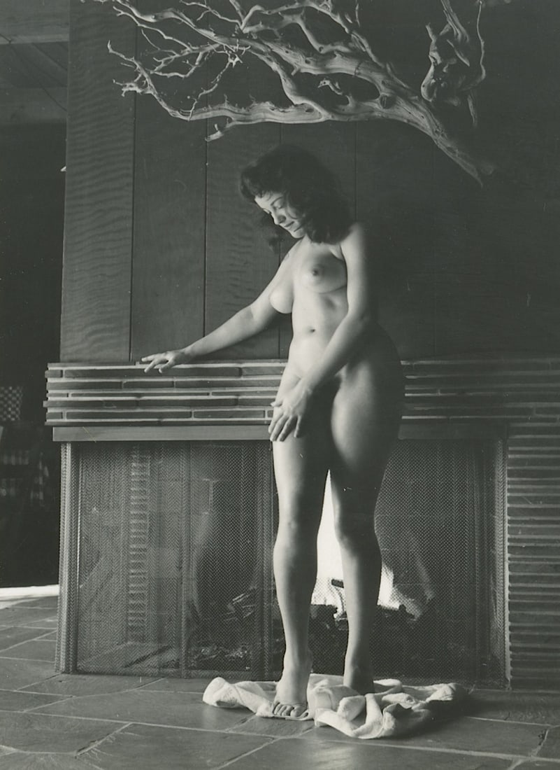 ANDR? DE DIENES Vintage Photo 1950s-1960s Nude Study: The provenance of this photo is from the archives of notable photographer Andr? de Dienes. The dimensions are Approx. 2" x 2.25" (variances can occur). This black and white gelatin photo was printed i