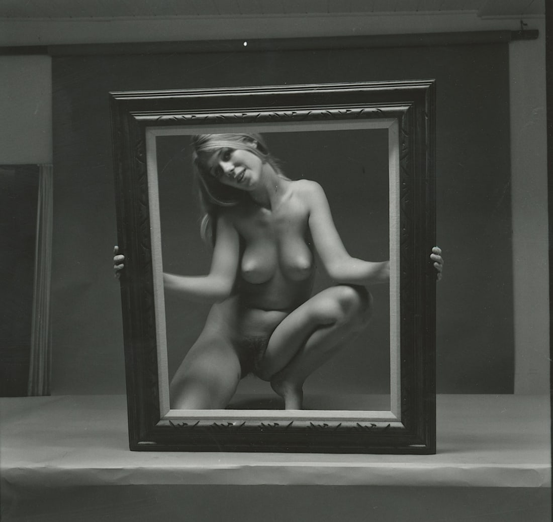 ANDR? DE DIENES Vintage Photo 1950s-1960s Nude Study: The provenance of this photo is from the archives of notable photographer Andr? de Dienes. The dimensions are Approx. 2" x 2.25" (variances can occur). This black and white gelatin photo was printed i