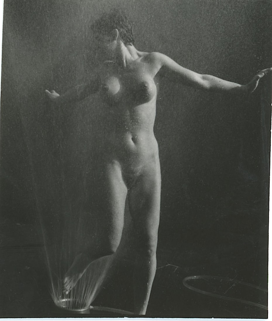 ANDR? DE DIENES Vintage Photo 1950s-1960s Nude Study: The provenance of this photo is from the archives of notable photographer Andr? de Dienes. The dimensions are Approx. 2" x 2.25" (variances can occur). This black and white gelatin photo was printed i