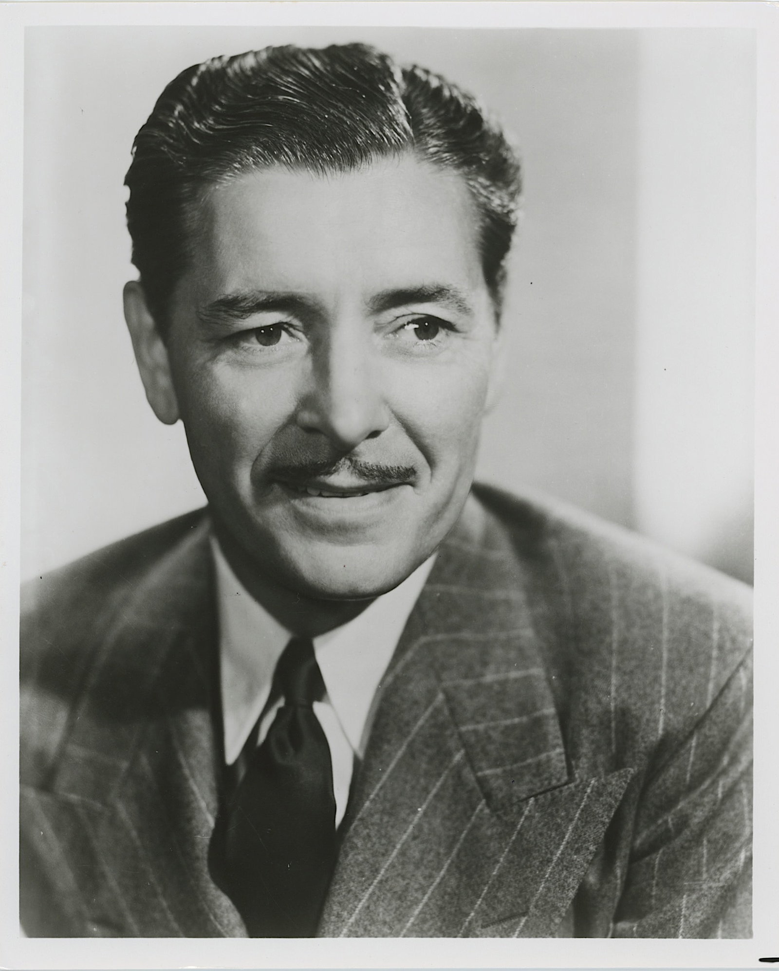 Vintage Photo of Actor RONALD COLMAN: The provenance of this lot is from a collector in RI. The dimensions are Approx. 10" x 8". THIS IS A RESERVE AUCTION, and the final price will include a Buyer?s Premium. Please, view our full terms an