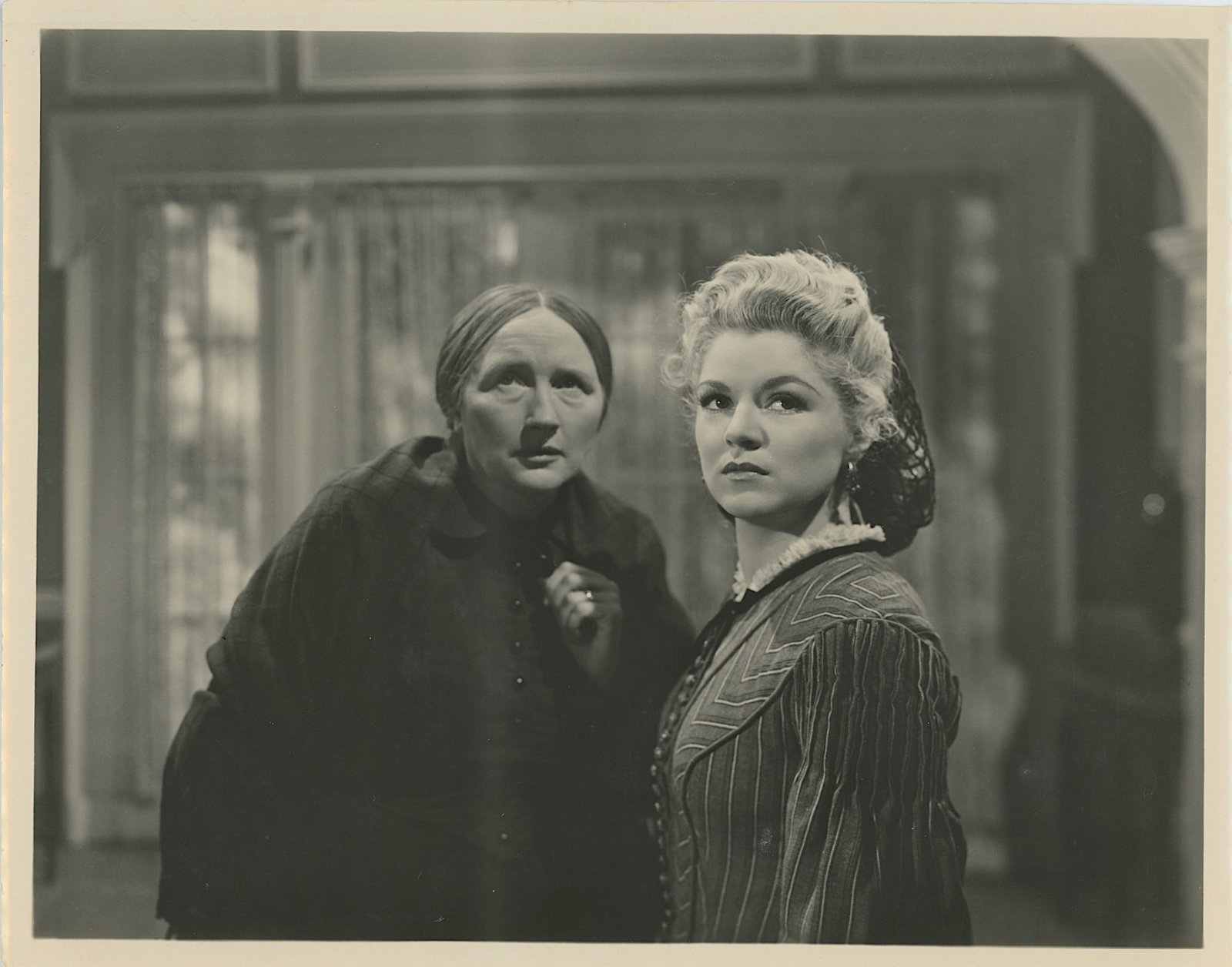 Vintage Photo The Women In Cantrell's Life: The provenance of this lot is from a collector in RI. The dimensions are Approx. 10" x 8". THIS IS A RESERVE AUCTION, and the final price will include a Buyer?s Premium. Please, view our full terms an