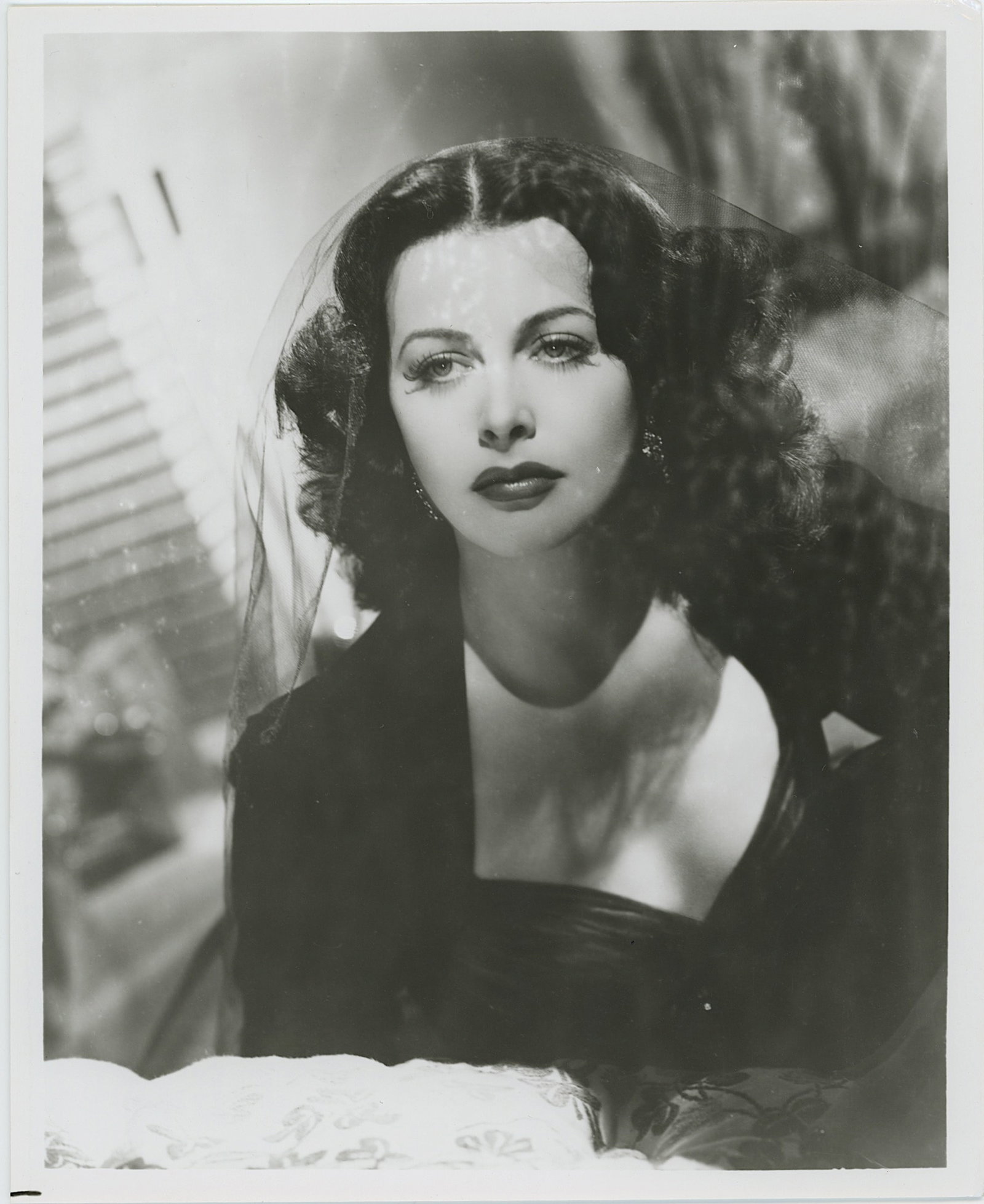 Vintage Photo Actress HEDY LAMARR: The provenance of this lot is from a collector in RI. The dimensions are Approx. 10" x 8". THIS IS A RESERVE AUCTION, and the final price will include a Buyer?s Premium. Please, view our full terms an