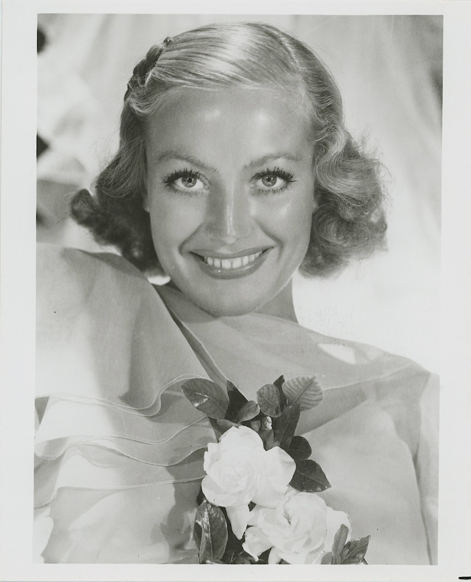 Vintage Photo Actress JOAN CRAWFORD by George Hurrell: The provenance of this lot is from a collector in RI. The dimensions are Approx. 10" x 8". THIS IS A RESERVE AUCTION, and the final price will include a Buyer?s Premium. Please, view our full terms an