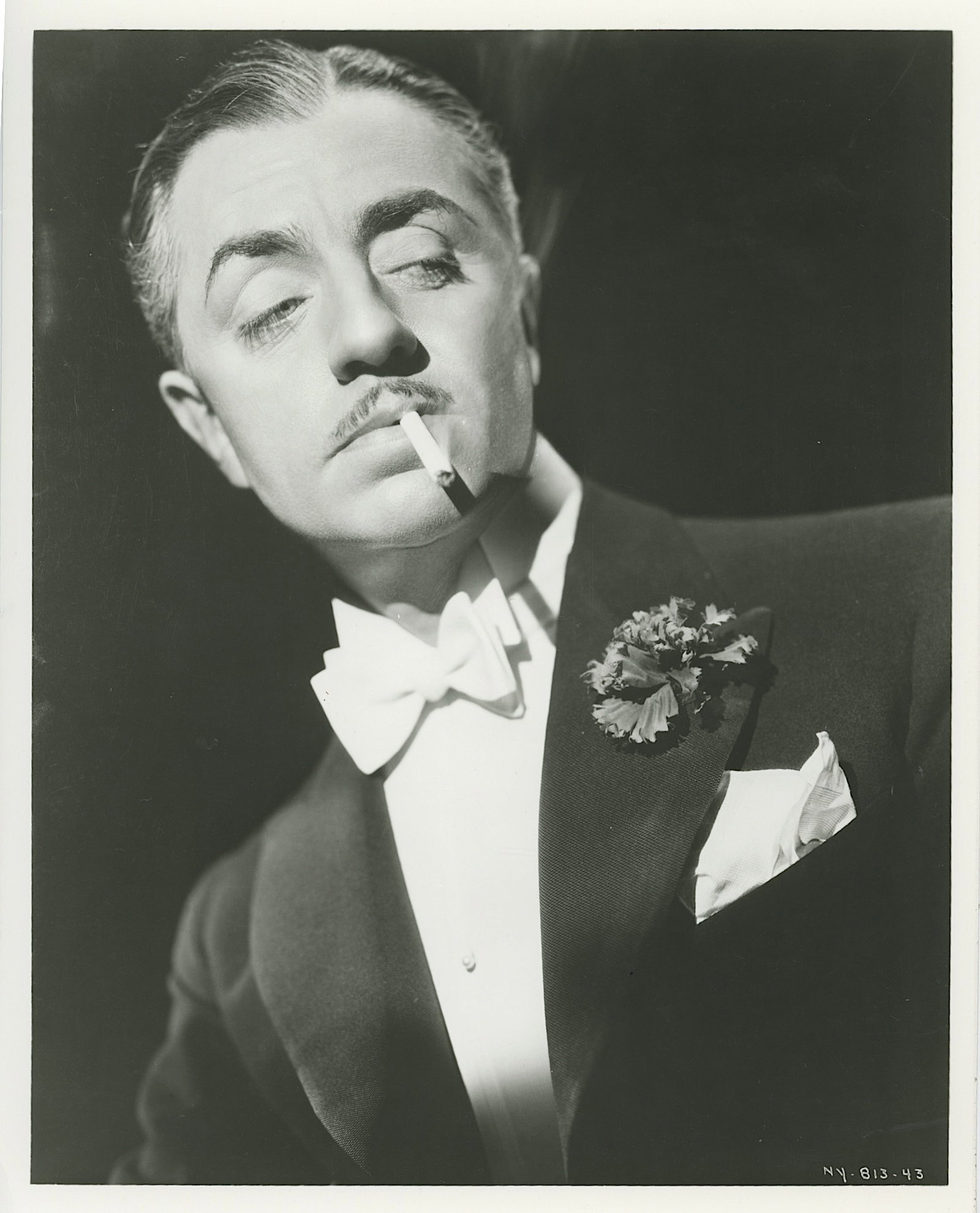 Vintage Photo Actor WILLIAM POWELL: The provenance of this lot is from a collector in RI. The dimensions are Approx. 10" x 8". THIS IS A RESERVE AUCTION, and the final price will include a Buyer?s Premium. Please, view our full terms an