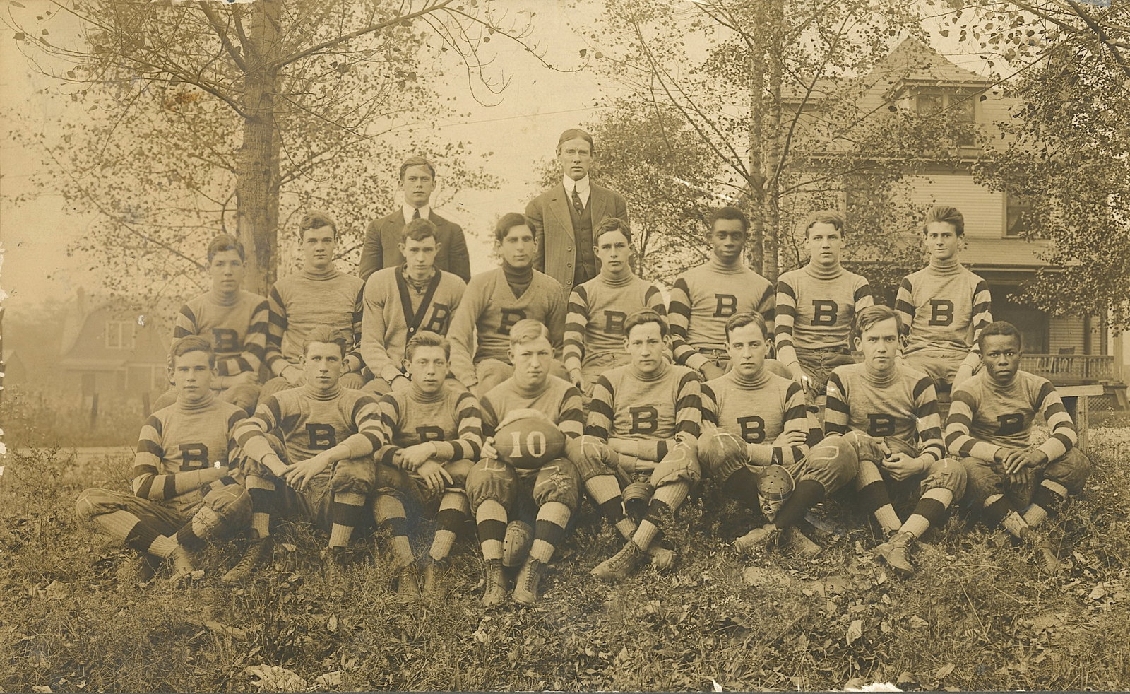 Antique Historical Scarce Cabinet Photo FOOTBAL TEAM 1910s (1 of 3)