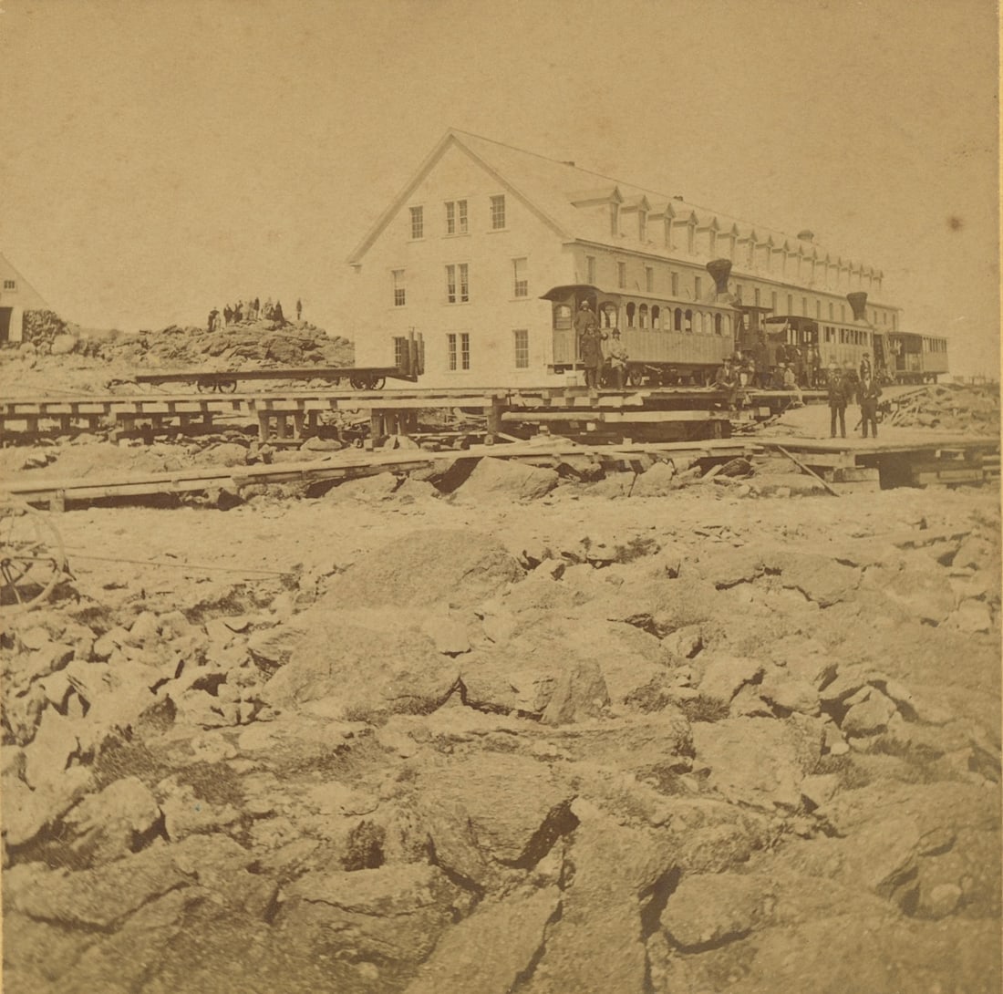 Antique Real Photo Stereoview Photo Mount Washington: The provenance of this item is the forgotten (for many years) inventories of Artelisted. The stereoviews constitute wonderful testimonies of past time that tend to be unique. They were highly selected