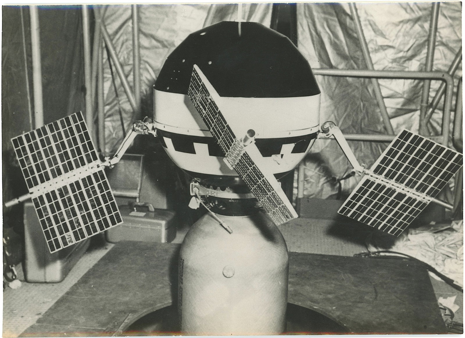 Vintage Selected Ephemera OPP! NASA PIONEER 5: The provenance of this item is from the inventories of Artelisted.The dimensions are Approx. 10" x 8". THIS IS A RESERVE AUCTION, and the final price will include a Buyer?s Premium. Please, view our