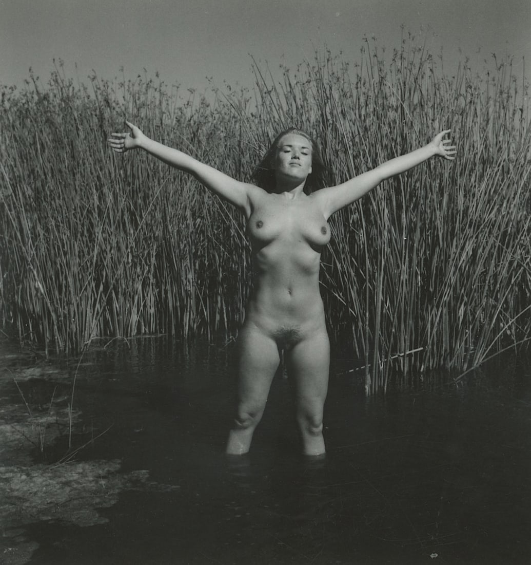 ANDR? DE DIENES Vintage Photo 1950s-1960s Nude Study: The provenance of this photo is from the archives of notable photographer Andr? de Dienes. The dimensions are Approx. 2" x 2.25" (variances can occur). This black and white gelatin photo was printed i