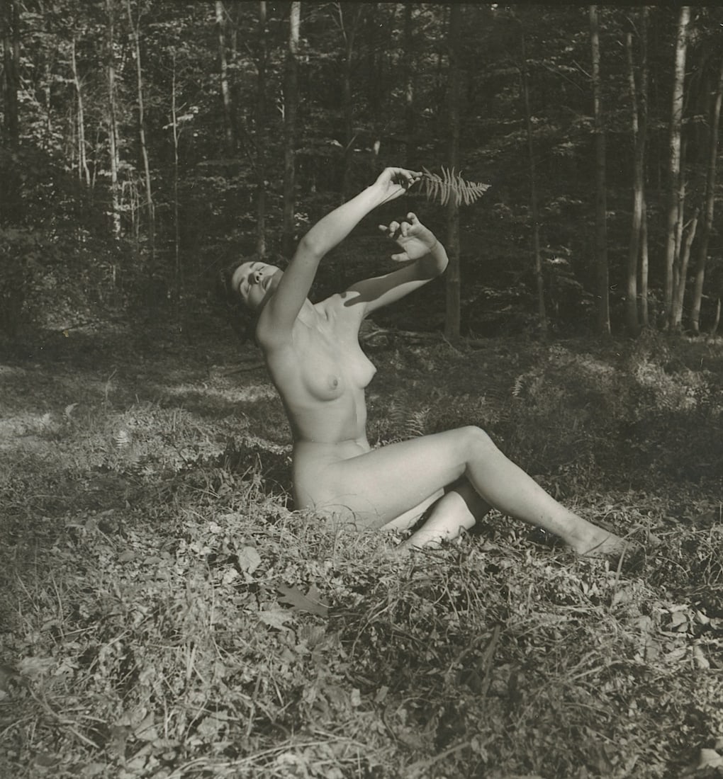 ANDR? DE DIENES Vintage Photo 1950s-1960s Nude Study: The provenance of this photo is from the archives of notable photographer Andr? de Dienes. The dimensions are Approx. 2" x 2.25" (variances can occur). This black and white gelatin photo was printed i