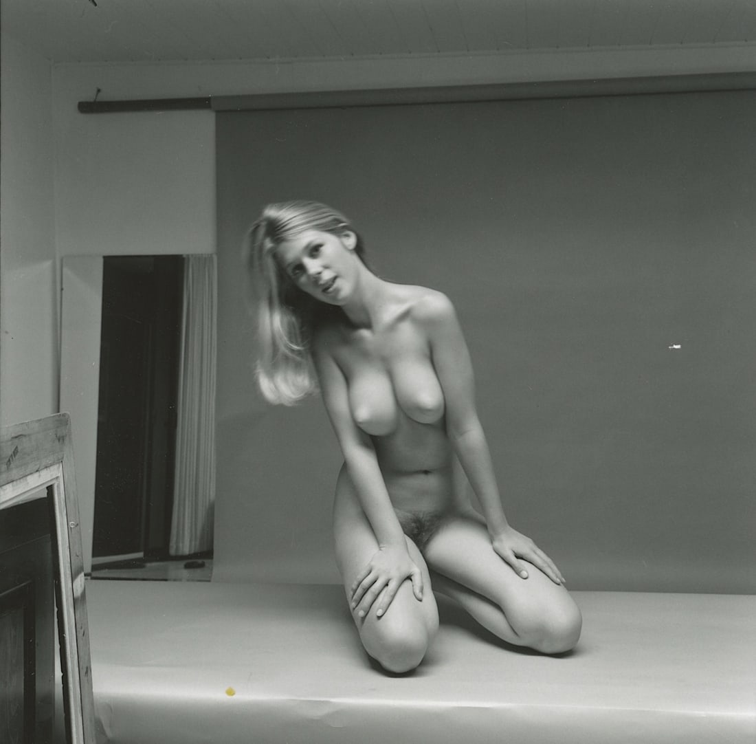 ANDR? DE DIENES Vintage Photo 1950s-1960s Nude Study: The provenance of this photo is from the archives of notable photographer Andr? de Dienes. The dimensions are Approx. 2" x 2.25" (variances can occur). This black and white gelatin photo was printed i