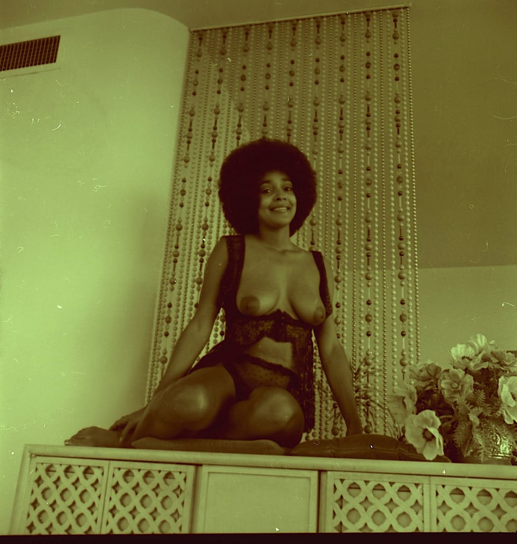 Rare Vintage Early Photo by BUNNY YEAGER Pin Up Negative: The provenance of this item is from the estate of a deceased collector in Miami Beach.The dimensions are Approx. 2.5" x 2.5". THIS IS A RESERVE AUCTION, and the final price will include a Buyer?s Prem