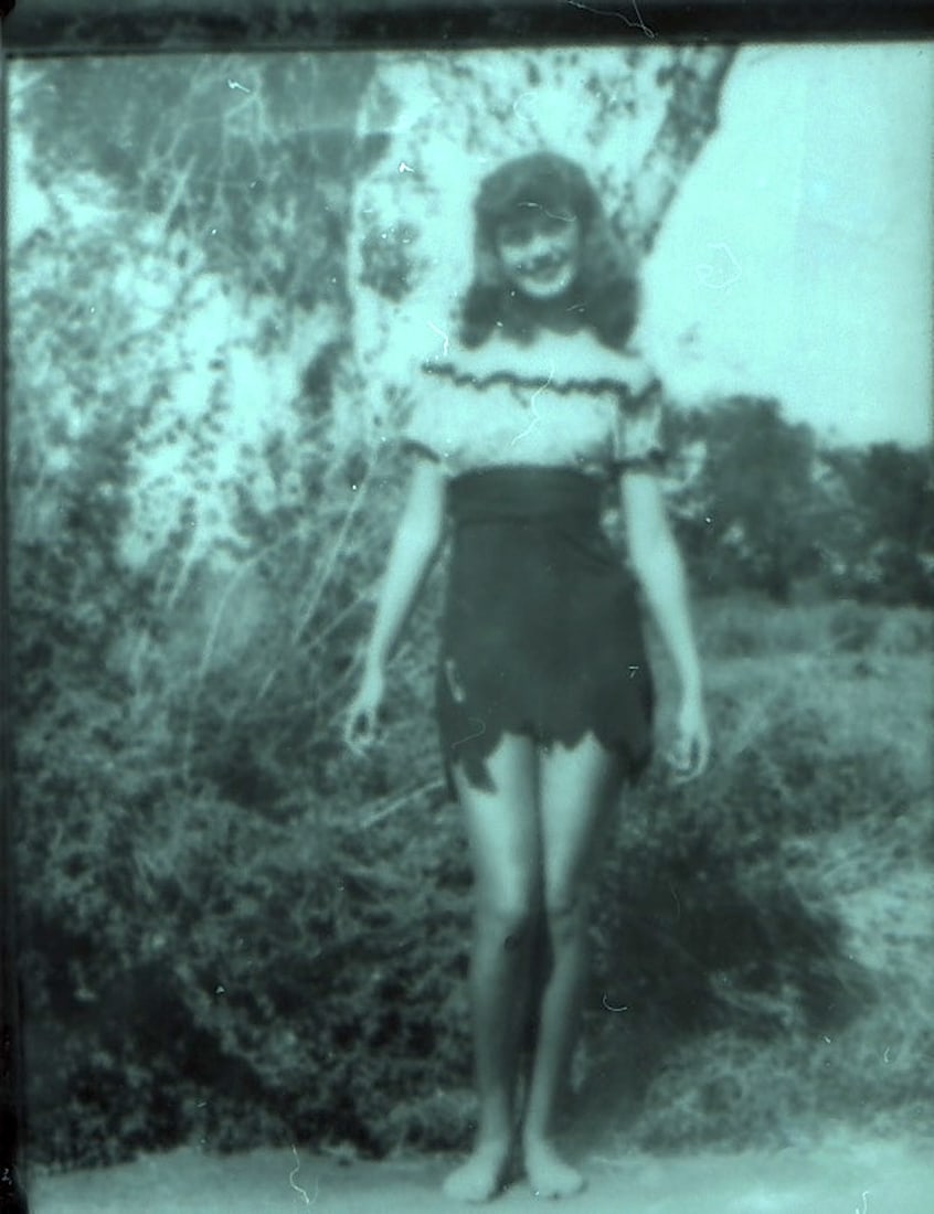 Rare Vintage Early Negative of BUNNY YEAGER Pin Up: The provenance of this item is from the inventories of Artelisted. THIS IS A RESERVE AUCTION, and the final price will include a Buyer?s Premium. Please, view our full terms and conditions. ARTELISTED