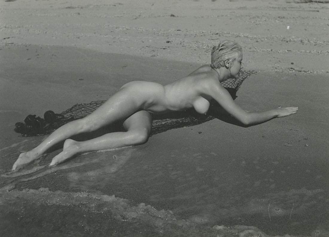 ANDR? DE DIENES Vintage Photo 1950s-1960s Nude Study: The provenance of this photo is from the archives of notable photographer Andr? de Dienes. The dimensions are Approx. 2" x 2.25" (variances can occur). This black and white gelatin photo was printed i
