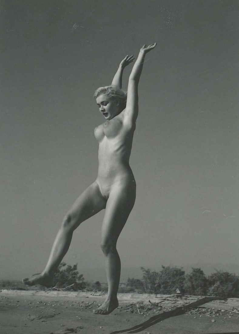 ANDR? DE DIENES Vintage Photo 1950s-1960s Nude Study: The provenance of this photo is from the archives of notable photographer Andr? de Dienes. The dimensions are Approx. 2" x 2.25" (variances can occur). This black and white gelatin photo was printed i