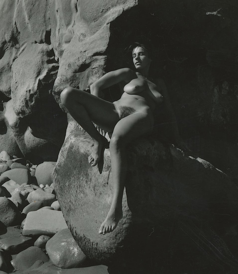 ANDR? DE DIENES Vintage Photo 1950s-1960s Nude Study: The provenance of this photo is from the archives of notable photographer Andr? de Dienes. The dimensions are Approx. 2" x 2.25" (variances can occur). This black and white gelatin photo was printed i