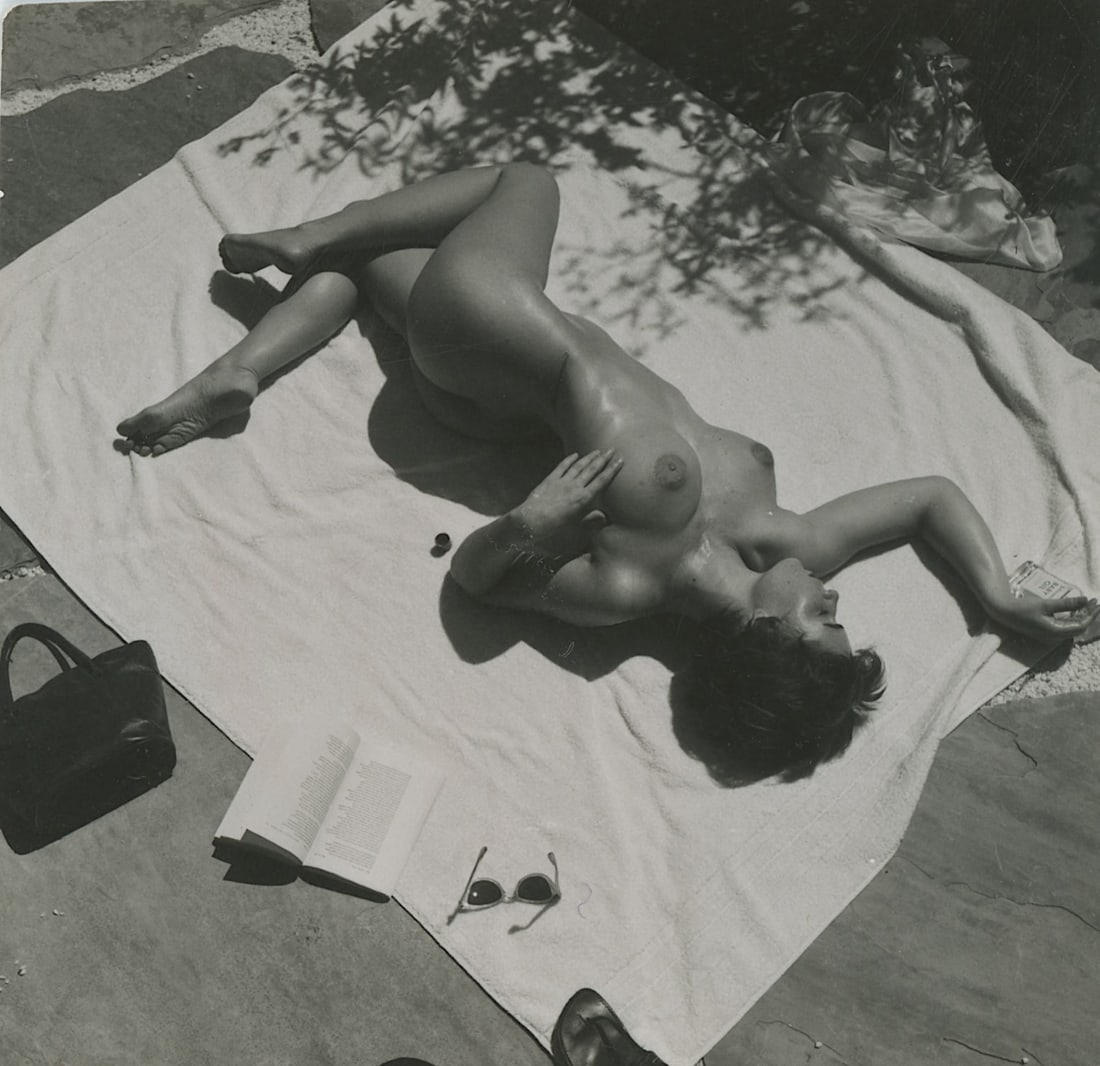 ANDR? DE DIENES Vintage Photo 1950s-1960s Nude Study: The provenance of this photo is from the archives of notable photographer Andr? de Dienes. The dimensions are Approx. 2" x 2.25" (variances can occur). This black and white gelatin photo was printed i