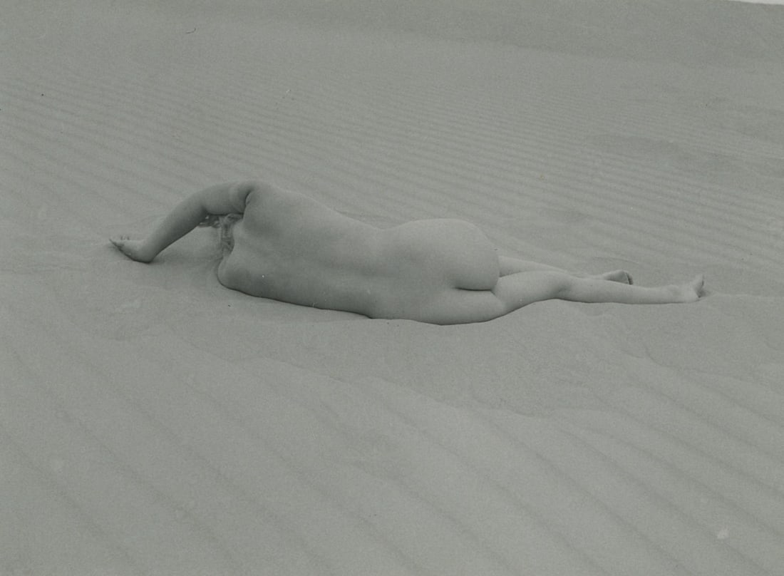 ANDR? DE DIENES Vintage Photo 1950s-1960s Nude Study: The provenance of this photo is from the archives of notable photographer Andr? de Dienes. The dimensions are Approx. 2" x 2.25" (variances can occur). This black and white gelatin photo was printed i