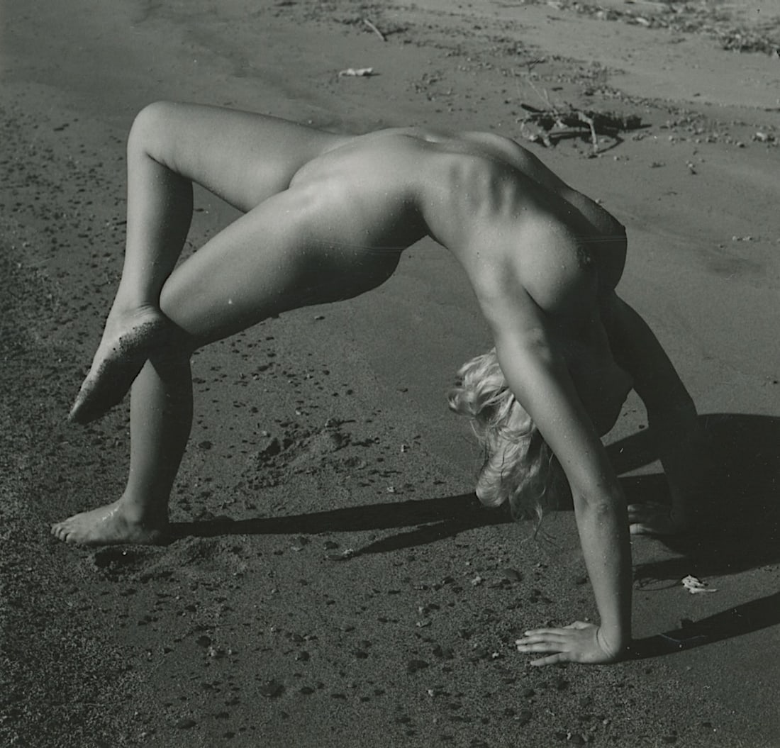 ANDR? DE DIENES Vintage Photo 1950s-1960s Nude Study: The provenance of this photo is from the archives of notable photographer Andr? de Dienes. The dimensions are Approx. 2" x 2.25" (variances can occur). This black and white gelatin photo was printed i