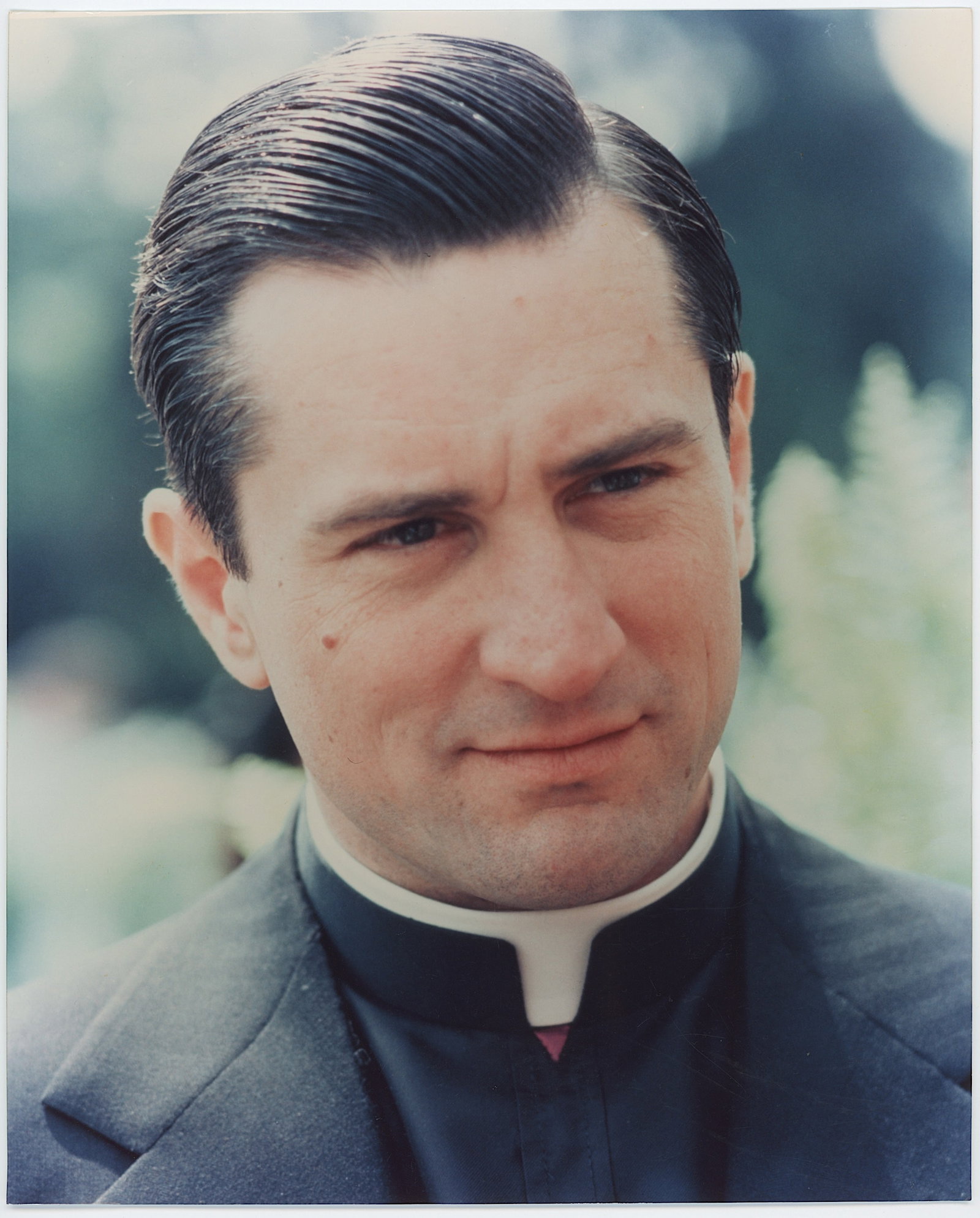 Vintage Photograph Ephemera of ROBERT DE NIRO: The provenance of this lot is from a collector in RI. The dimensions are Approx. 10" x 8". THIS IS A RESERVE AUCTION, and the final price will include a Buyer?s Premium. Please, view our full terms an
