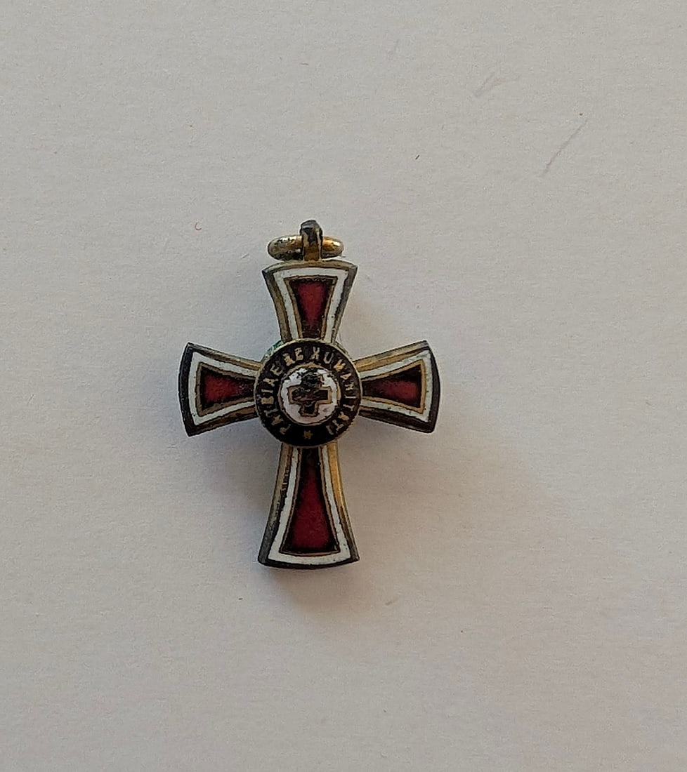Vintage Austro-Hungarian Red Cross Merit Medal 2nd Class: The provenance of this item is from the inventories of Artelisted. We have included quality images to show it's actual condition. THIS IS A RESERVE AUCTION, and the final price will include a Buyer?s 