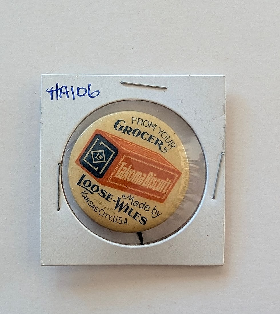Antique Takoma Biscuit Loose-Wiles Advertising Pin Back Button Celluloid Kansas City, USA Lapel Pin (1 of 2)