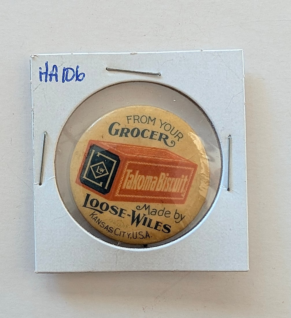 Antique Takoma Biscuit Loose-Wiles Advertising Pin Back Button Celluloid Kansas City, USA Lapel Pin (1 of 2)