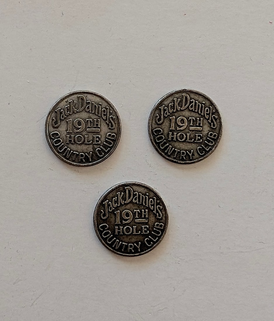 Set 3 Jack Daniels Coins 19th Hole Country Club: The provenance of this item is from the inventories of Artelisted. We have included quality images to show it's actual condition. THIS IS A RESERVE AUCTION, and the final price will include a Buyer?s 