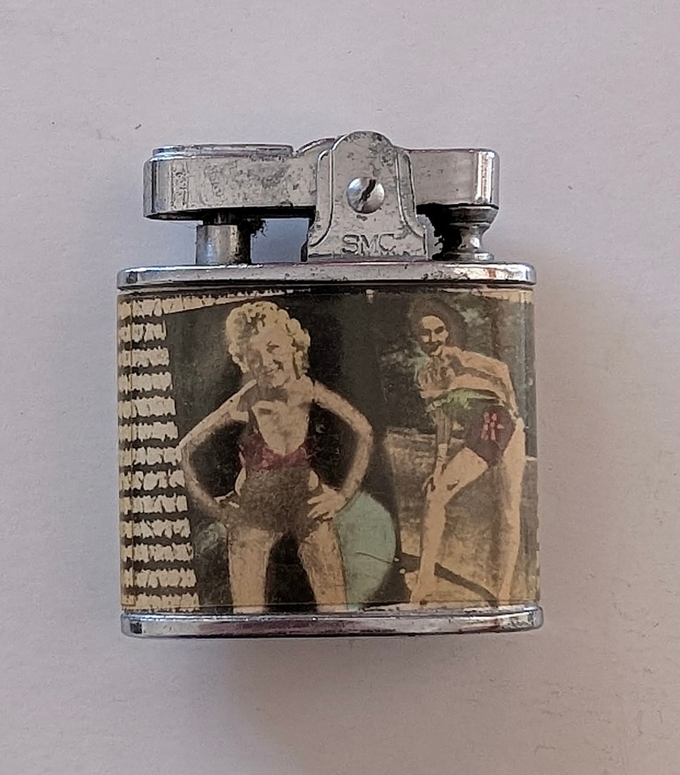 Vintage Pin Up Girl Automatic Lighter Made in Japan: The provenance of this item is from the inventories of Artelisted. We have included quality images to show it's actual condition. THIS IS A RESERVE AUCTION, and the final price will include a Buyer?s 