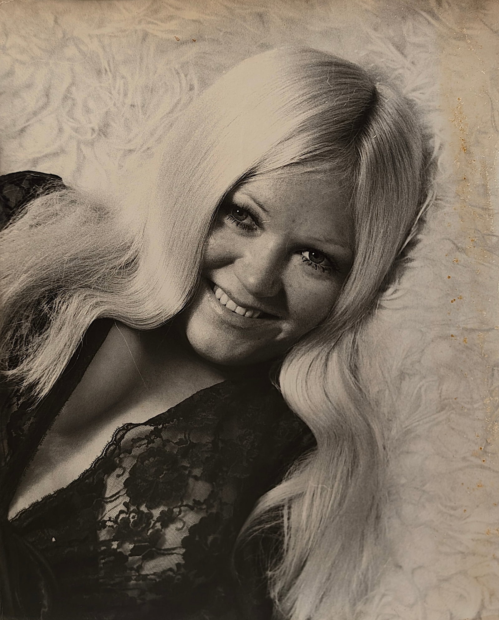 Vintage Photo SALLY STRUTHERS by RAY FISHER: This photo is coming from the archives of Miami Photographer Ray Fisher. The dimensions are Approx. 20" x 16". Ray Fisher (b.1924) was born in Cleveland, Ohio but spent most of his childhood in New Yo