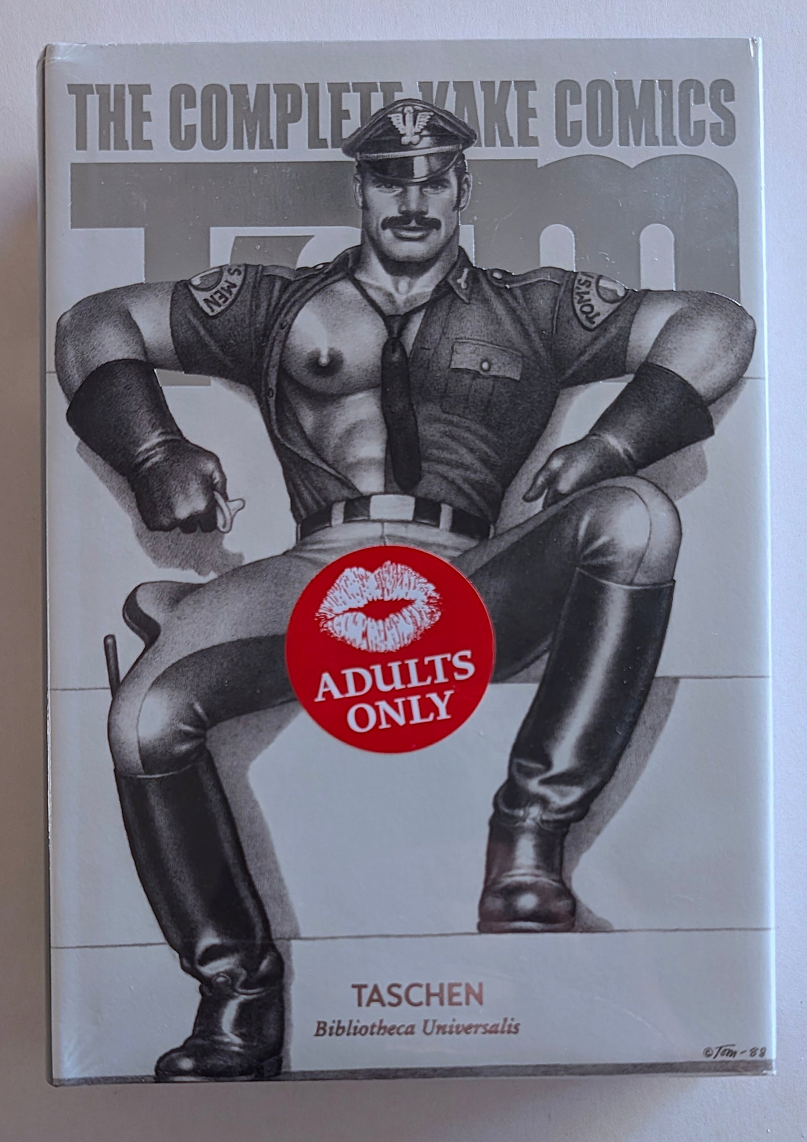 Tom of Finland: The Complete Kake Comics by Taschen: The provenance of this item is from the inventories of a Veteran in GA. We have included quality images to show it's actual condition. THIS IS A RESERVE AUCTION, and the final price will include a Buy