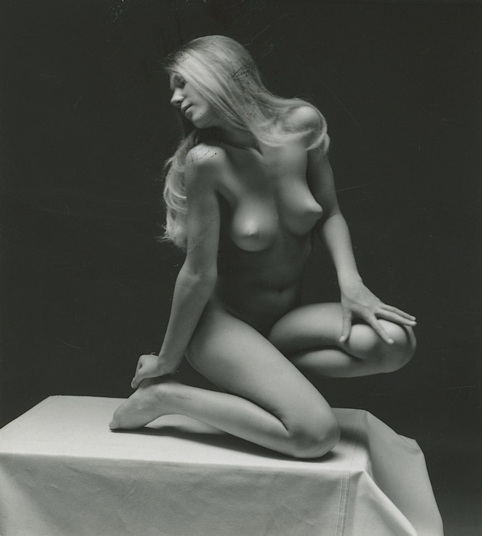 ANDR? DE DIENES Vintage Photo 1950s-1960s Nude Study: The provenance of this photo is from the archives of notable photographer Andr? de Dienes. The dimensions are Approx. 2" x 2.25" (variances can occur). This black and white gelatin photo was printed i