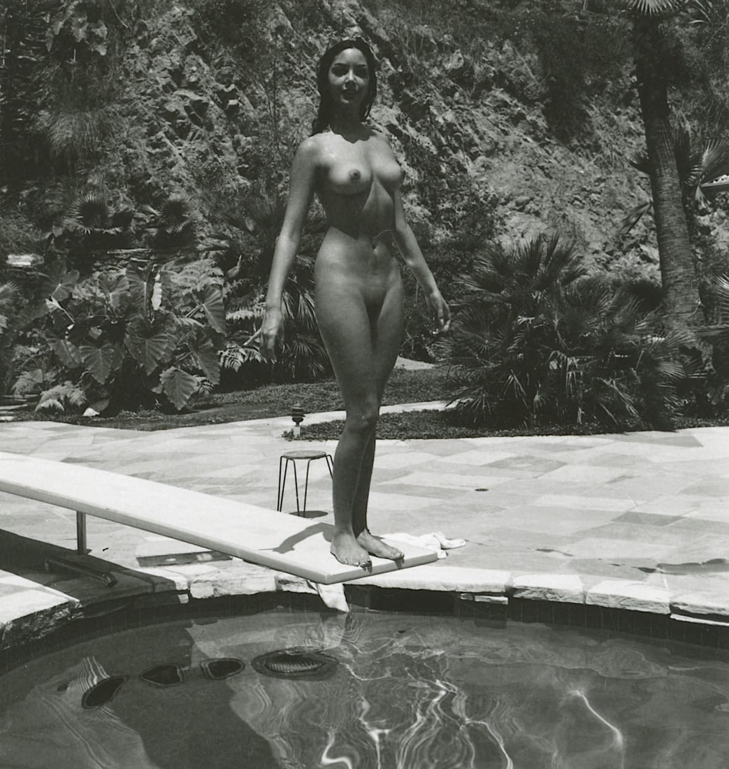 ANDR? DE DIENES Vintage Photo 1950s-1960s Nude Study: The provenance of this photo is from the archives of notable photographer Andr? de Dienes. The dimensions are Approx. 2" x 2.25" (variances can occur). This black and white gelatin photo was printed i
