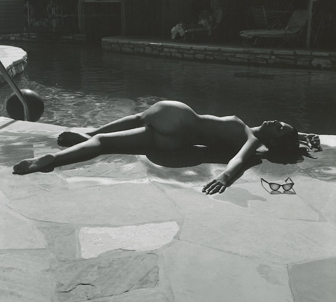 ANDR? DE DIENES Vintage Photo 1950s-1960s Nude Study: The provenance of this photo is from the archives of notable photographer Andr? de Dienes. The dimensions are Approx. 2" x 2.25" (variances can occur). This black and white gelatin photo was printed i
