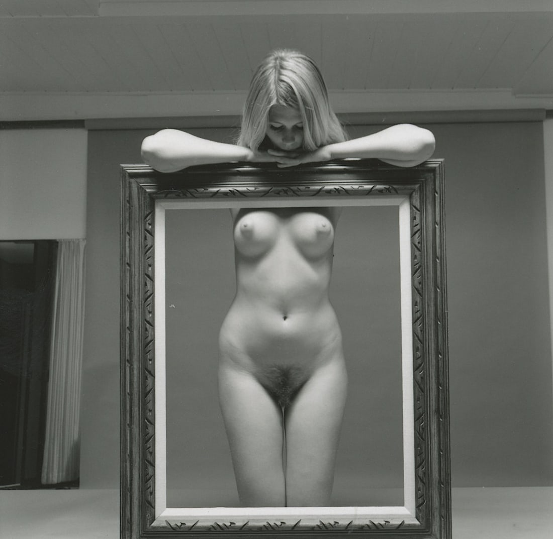 ANDR? DE DIENES Vintage Photo 1950s-1960s Nude Study: The provenance of this photo is from the archives of notable photographer Andr? de Dienes. The dimensions are Approx. 2" x 2.25" (variances can occur). This black and white gelatin photo was printed i