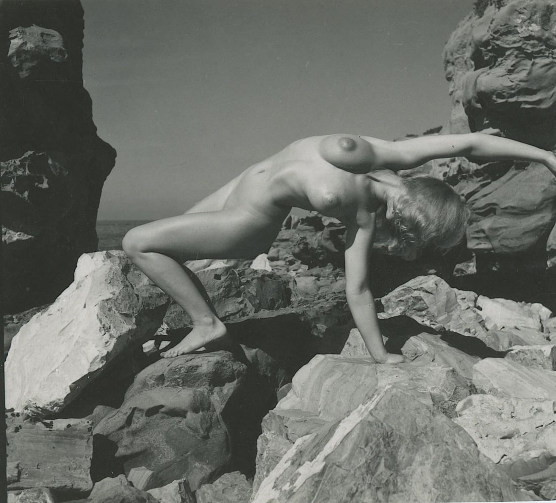 ANDR? DE DIENES Vintage Photo 1950s-1960s Nude Study: The provenance of this photo is from the archives of notable photographer Andr? de Dienes. The dimensions are Approx. 2" x 2.25" (variances can occur). This black and white gelatin photo was printed i
