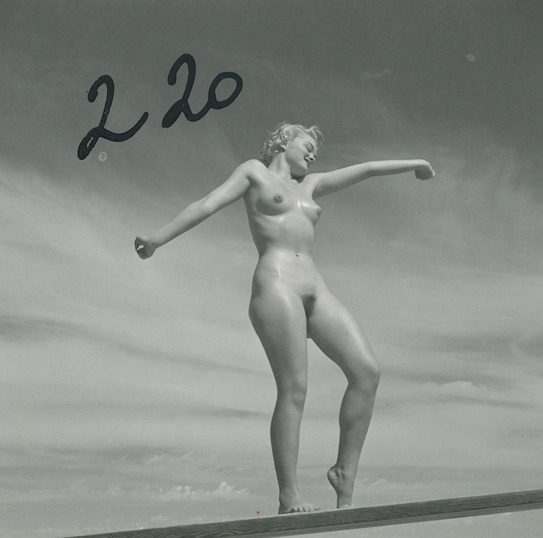 ANDR? DE DIENES Vintage Photo 1950s-1960s Nude Study: The provenance of this photo is from the archives of notable photographer Andr? de Dienes. The dimensions are Approx. 2" x 2.25" (variances can occur). This black and white gelatin photo was printed i