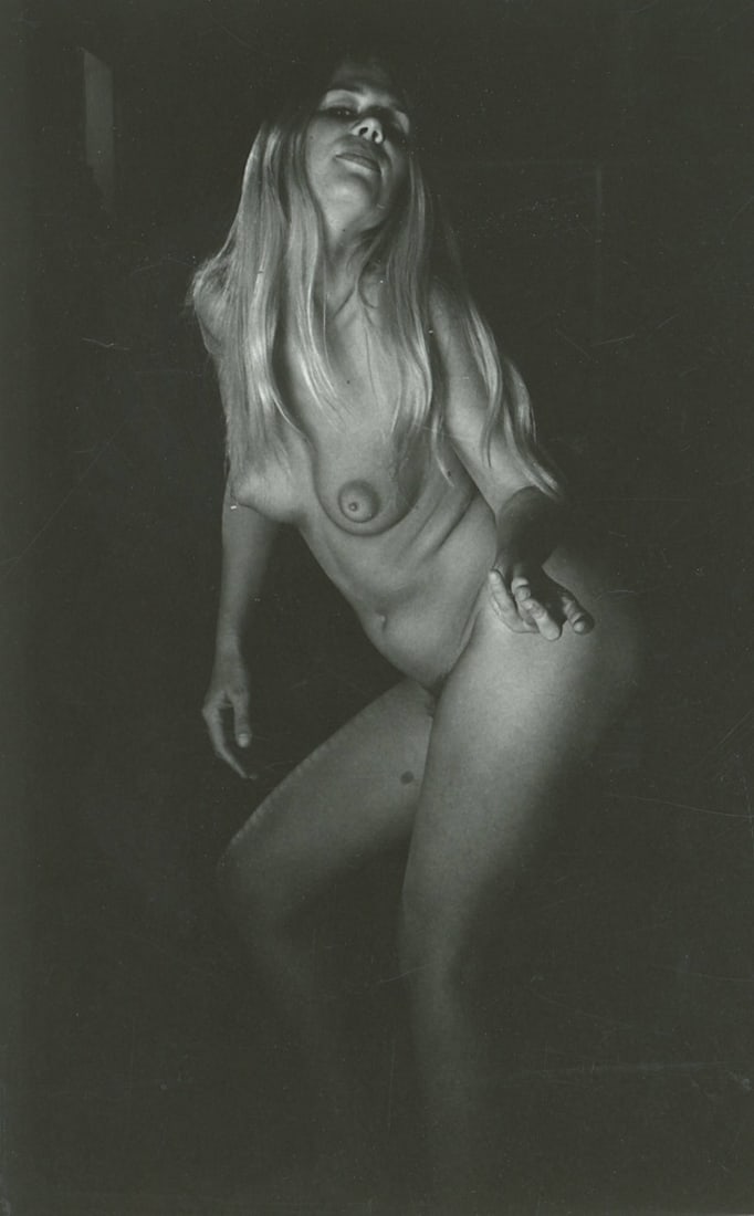 ANDR? DE DIENES Vintage Photo 1950s-1960s Nude Study: The provenance of this photo is from the archives of notable photographer Andr? de Dienes. The dimensions are Approx. 2" x 2.25" (variances can occur). This black and white gelatin photo was printed i