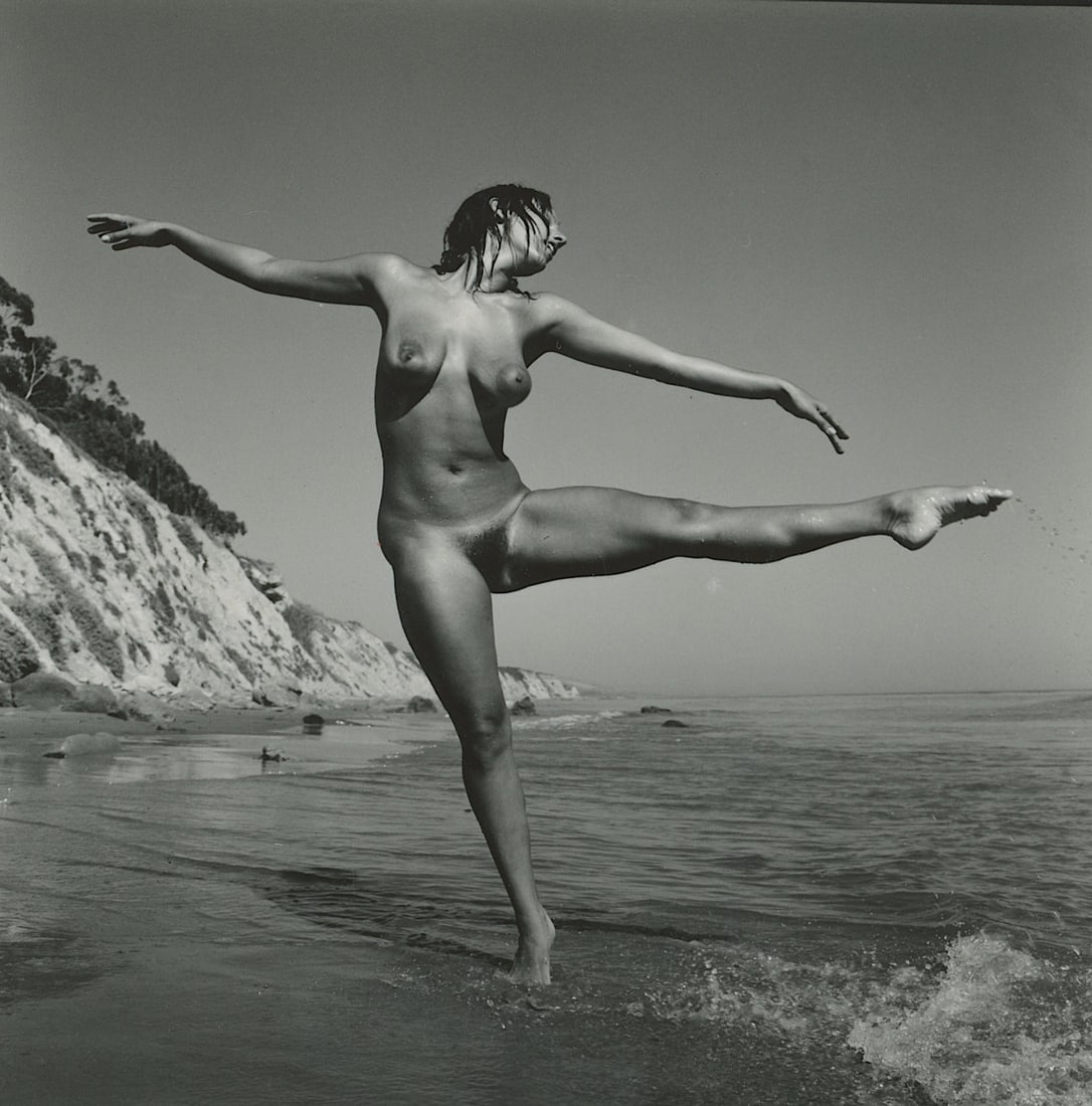 ANDR? DE DIENES Vintage Photo 1950s-1960s Nude Study: The provenance of this photo is from the archives of notable photographer Andr? de Dienes. The dimensions are Approx. 2" x 2.25" (variances can occur). This black and white gelatin photo was printed i