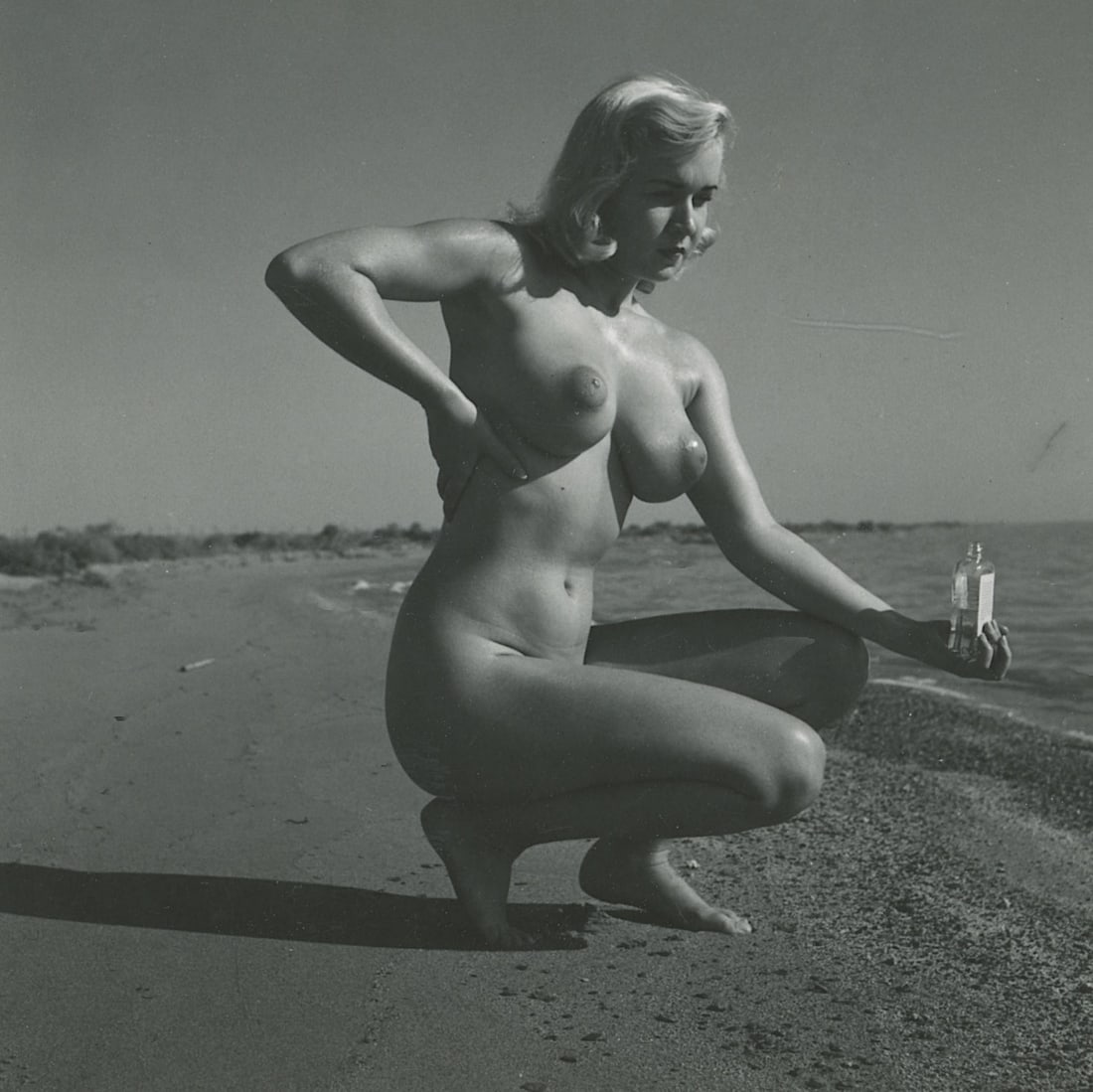 ANDR? DE DIENES Vintage Photo 1950s-1960s Nude Study: The provenance of this photo is from the archives of notable photographer Andr? de Dienes. The dimensions are Approx. 2" x 2.25" (variances can occur). This black and white gelatin photo was printed i