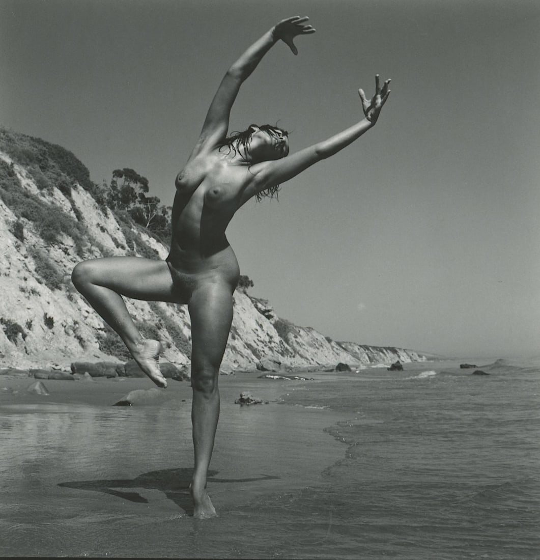 ANDR? DE DIENES Vintage Photo 1950s-1960s Nude Study: The provenance of this photo is from the archives of notable photographer Andr? de Dienes. The dimensions are Approx. 2" x 2.25" (variances can occur). This black and white gelatin photo was printed i