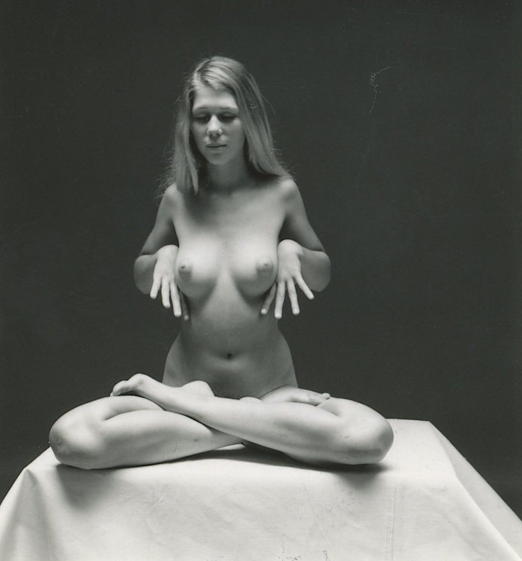 ANDR? DE DIENES Vintage Photo 1950s-1960s Nude Study: The provenance of this photo is from the archives of notable photographer Andr? de Dienes. The dimensions are Approx. 2" x 2.25" (variances can occur). This black and white gelatin photo was printed i