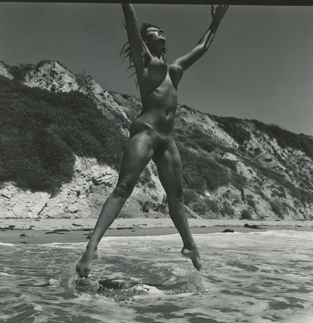 ANDR? DE DIENES Vintage Photo 1950s-1960s Nude Study: The provenance of this photo is from the archives of notable photographer Andr? de Dienes. The dimensions are Approx. 2" x 2.25" (variances can occur). This black and white gelatin photo was printed i